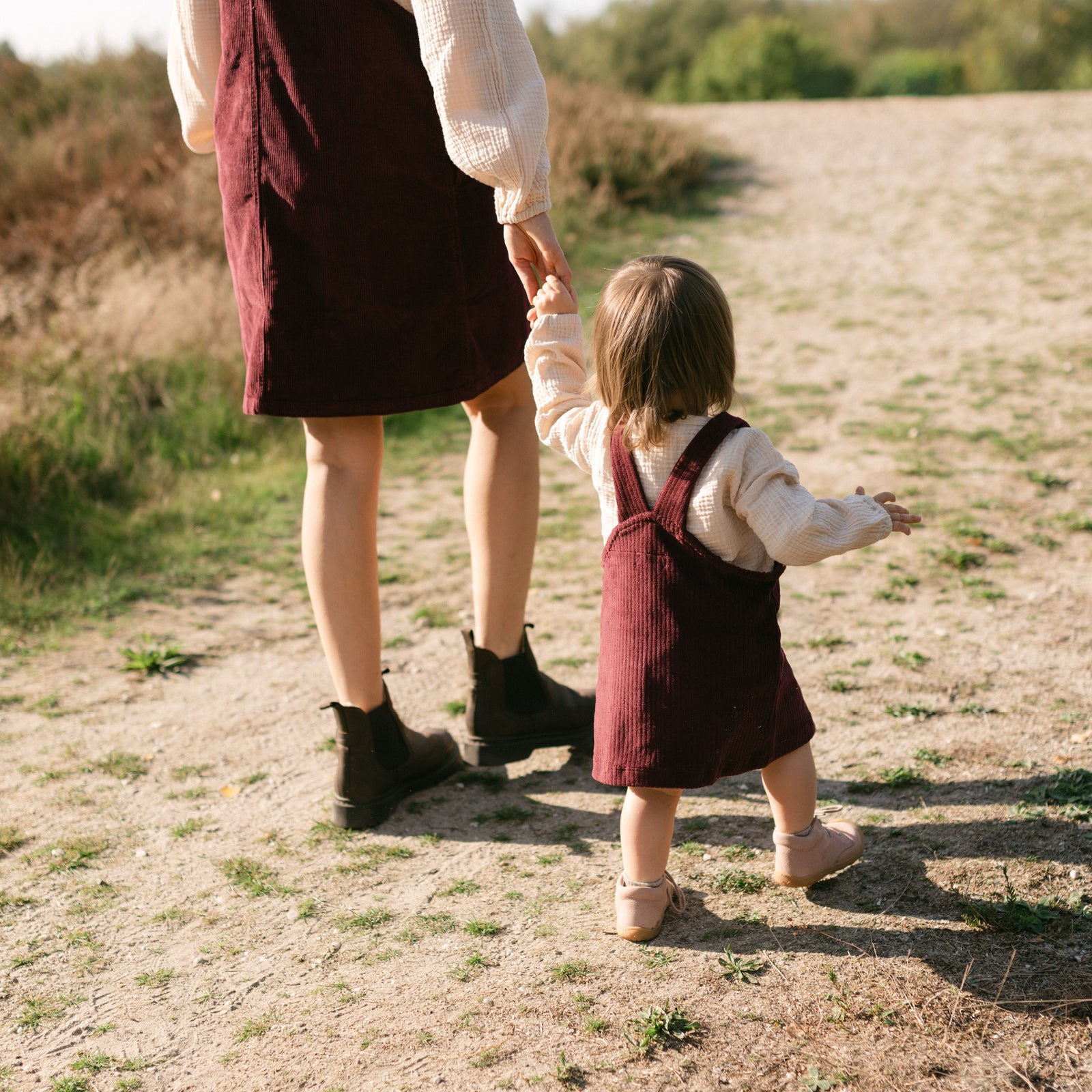 Kinder Cord Latzkleid Mika