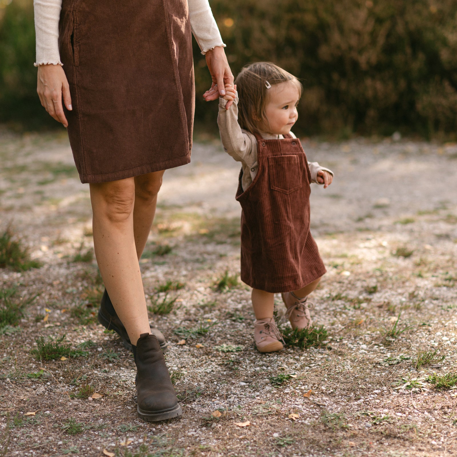Kinder Cord Latzkleid Mika