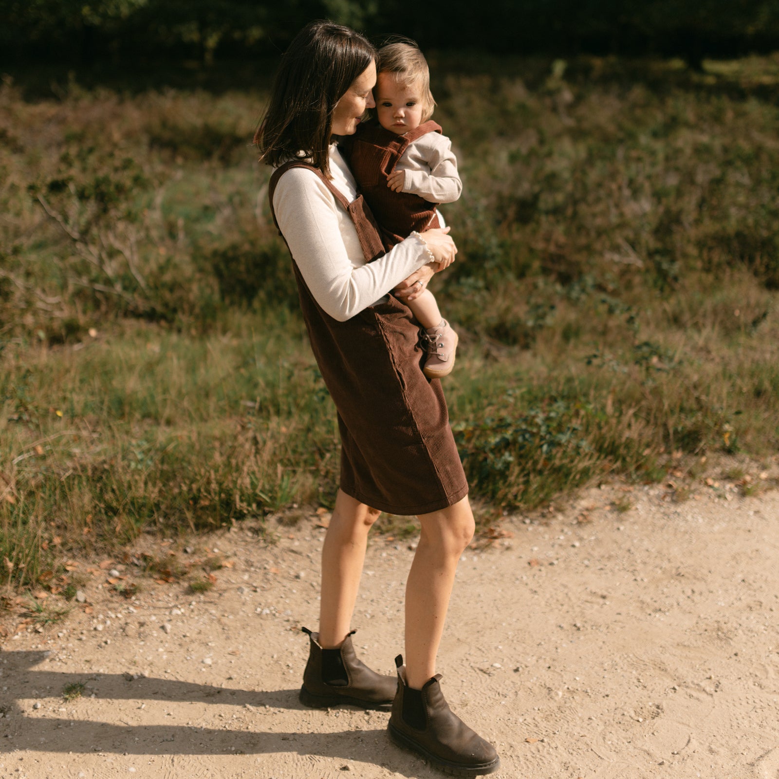 Kinder Cord Latzkleid Mika