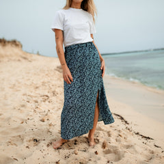 Langer Rock mit Schlitz Junna mit Blumenmuster