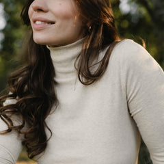 Geripptes Rollkragenshirt Dana