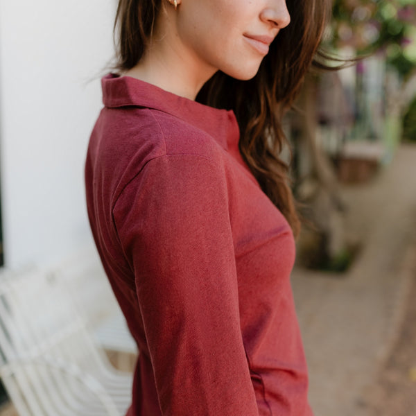 Detailaufnahme des Kragens der Jersey Bluse Sara